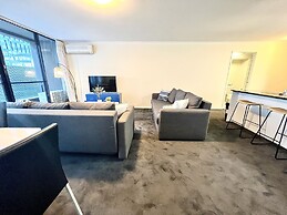 ReadySet Apartments on Kavanagh