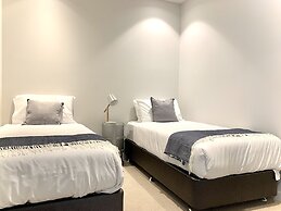 ReadySet Apartments at Lighthouse