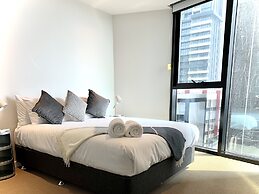 ReadySet Apartments at Lighthouse