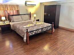 Pal-Watson Apartments