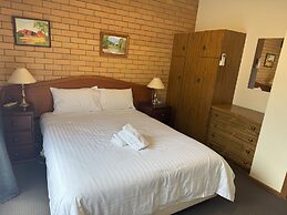 Ovensview On Riverside