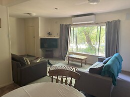 Ovensview On Riverside