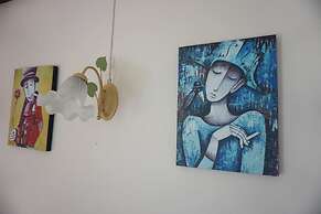 T and T House - Adults Only