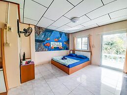 T and T House - Adults Only