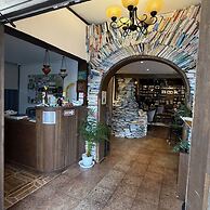 Ganderak Guesthouse - Hostel