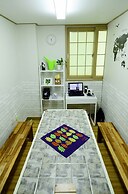 Ganderak Guesthouse - Hostel