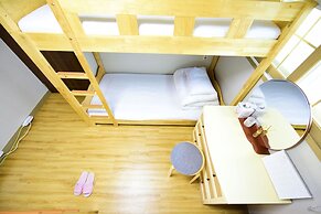 Ganderak Guesthouse - Hostel