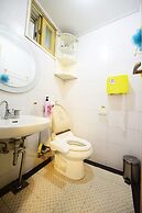 Ganderak Guesthouse - Hostel