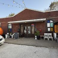 Ganderak Guesthouse - Hostel