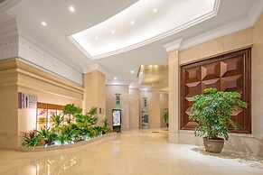 Longqi Jianguo Hotel