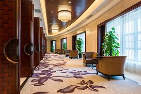 Longqi Jianguo Hotel