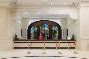 Longqi Jianguo Hotel