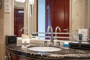 Longqi Jianguo Hotel