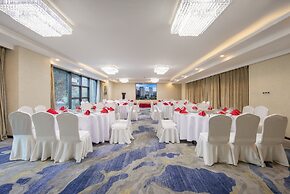 Longqi Jianguo Hotel