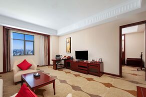 Longqi Jianguo Hotel