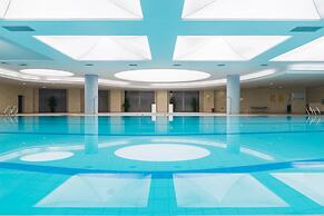 Longqi Jianguo Hotel