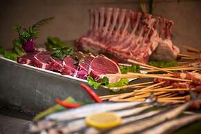 Longqi Jianguo Hotel