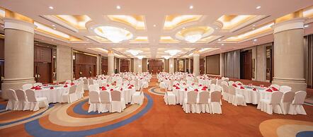 Longqi Jianguo Hotel