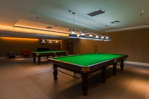 Longqi Jianguo Hotel