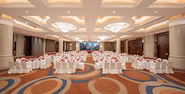 Longqi Jianguo Hotel