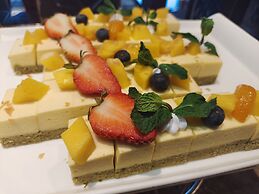 Longqi Jianguo Hotel