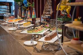 Longqi Jianguo Hotel