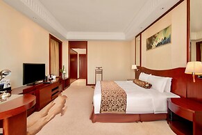 Longqi Jianguo Hotel