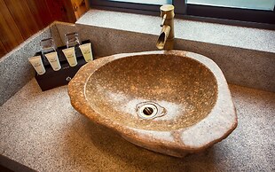 Shanghai Linyin Holiday Hotel