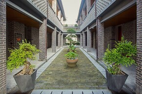 Shanghai Linyin Holiday Hotel