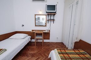 Apartments & Rooms Peranic