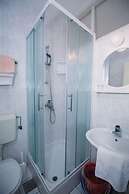 Apartments & Rooms Peranic