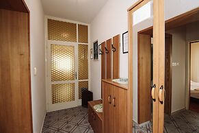 Apartments & Rooms Peranic