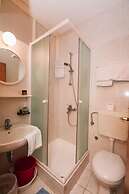 Apartments & Rooms Peranic