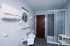 Apartments & Rooms Peranic