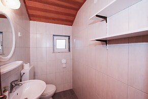 Apartments & Rooms Peranic