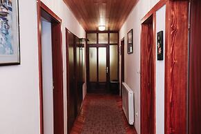 Apartments & Rooms Peranic