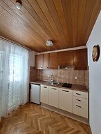 Apartments & Rooms Peranic