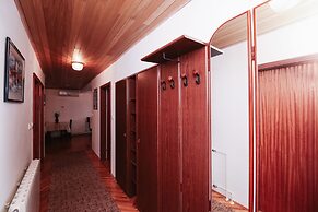 Apartments & Rooms Peranic