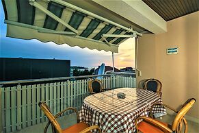 Apartments & Rooms Peranic