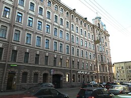 Apartments on Petrogradskaya