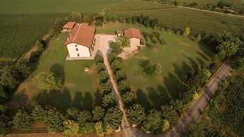 Cascina Serenella B&B