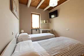 Cascina Serenella B&B