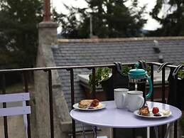 High Terrace Apartment