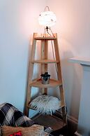 Traditional Apartment oer the Meadows