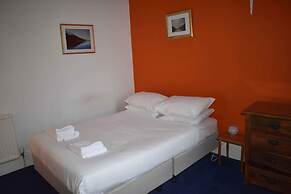 Traditional Apartment oer the Meadows