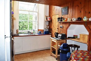 Traditional Apartment oer the Meadows