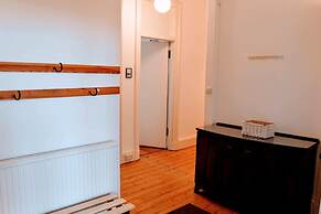Traditional Apartment oer the Meadows