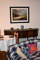 Traditional Apartment oer the Meadows