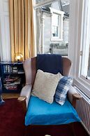 Traditional Apartment oer the Meadows