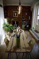 Beautiful Canalside 1-bedroom Flat With Terrace